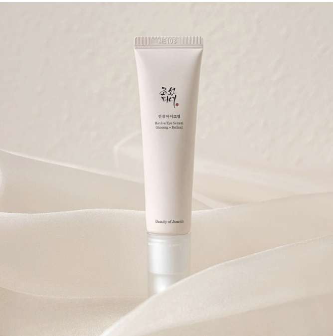 Benefits: Infused with 10% Ginseng Root Extract and 2% Retinal Liposome to improves wrinkles over sensitive eye area . Rich Saponins in Ginseng delivers rich moisture deep into skin and keeps